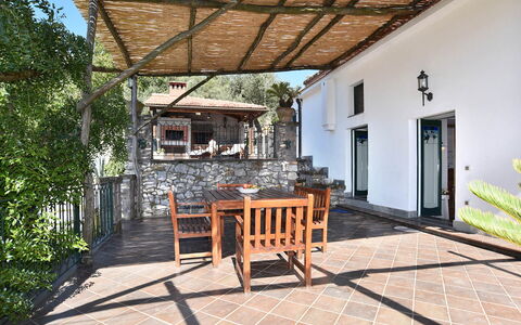 Villa Birbante: Mobilia, Sedia, Mobili Da Esterno, Portico, Cucina & Sala Da Pranzo Tavolo, Shade, Flagstone, Tavolo Esterno, Struttura Esterna, Terrazza