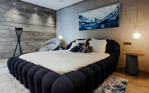 Villa Zaynab: Camera Da Letto, Mobilia, Interior Design, Letto, Legna, Bedding, Lenzuolo, Tessile, Biancheria, Illuminazione