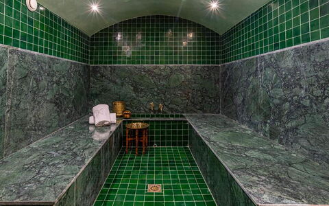 Villa Zaynab: Pavimentazione, Pavimento, Piastrella, Materiale Composito, Idraulico Fixture, Piscina, Materiali Naturali, Vasca Da Bagno, Design, Idraulico