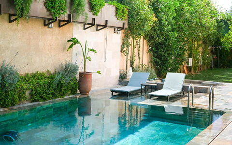 Villa Habiba: Piscina, Acqua, Mobili Da Esterno, Ricorrere, Mobilia, Materiale Composito, Giochi D'Acqua, Lettino, Shade, Eco Hotel
