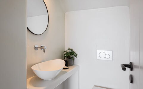 Villa Aspasia: Parete, Idraulico Fixture, Interior Design, Bagno, Lavello, Rubinetto, Pavimentazione, Lavandino Del Bagno, Idraulico, Pavimento