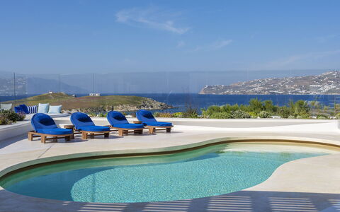 Villa Nikolas: Blu, Acqua, Mobili Da Esterno, Piscina, Ricorrere, Mobilia, Ombrello, Shade, Sedia, Eco Hotel
