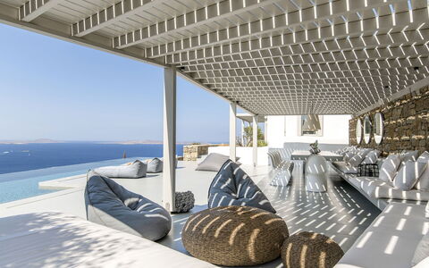 Villa Atlante: Ricorrere, Design, Sedia, Hotel, Balcone, Mobili Da Esterno, Pergola, Piscina, Villa, Illuminazione Diurna