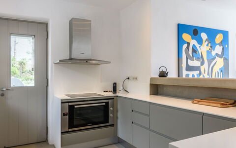Villa Atlante: Cucina, Controsoffitto, Interior Design, Elettrodomestico Da Cucina, Cabinetry, Pavimentazione, Mobilia, Legna, Apparecchio Major, Elettrodomestico