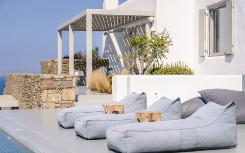 Villa Atlante: Mobilia, Cuscino, Mobili Da Esterno, Lancia Cuscino, Divano, Cuscino, Comfort, Soggiorno, Lettino