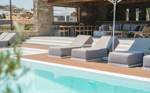 Villa Demetra: Mobilia, Ricorrere, Piscina, Sedia, Mobili Da Esterno, Materiali Naturali, Shade, Design, Sedia A Sdraio