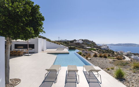 Villa Teseo: Piscina, Shade, Mobili Da Esterno, Lettino, Ricorrere, Villa, Sedia A Sdraio, Resort Citta ', Hotel, Attico