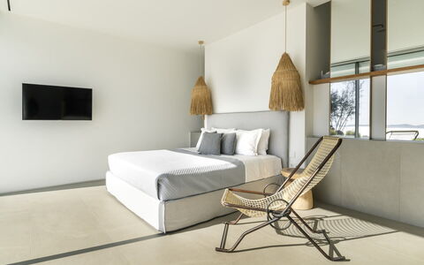 Villa Teseo: Legna, Pavimentazione, Mobilia, Pavimento, Interior Design, Soffitto, Camera Da Letto, Sedia, Lancia Cuscino, Letto