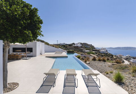 Villa Teseo: Piscina, Shade, Mobili Da Esterno, Lettino, Ricorrere, Villa, Sedia A Sdraio, Resort Citta ', Hotel, Attico