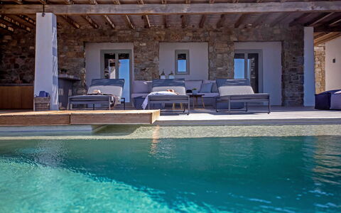 Villa Chimera: Legna, Piscina, Mobilia, Materiale Composito, Ricorrere, Mobili Da Esterno, Materiali Naturali, Latifoglie, Sedia, Shade