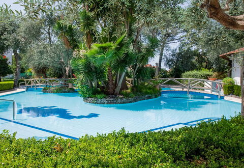 Apartment Snicher: Piscina, Ricorrere, Giardino, Eco Hotel, Hacienda, Shade, Landscaping, Hotel, Mobili Da Esterno, Reflecting Pool