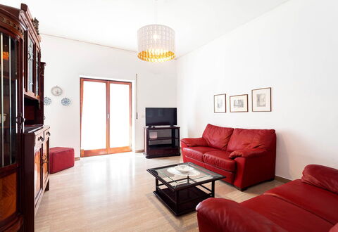 Casa Gina: Mobilia, Interior Design, Pavimentazione, Pavimento, Parete, Divano, Legna, Camera, Soggiorno, Soffitto