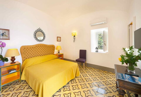Casa la Riva: Pavimento, Appartamento, Hotel, Ricorrere, Pianta Della Casa, Lampada, Boutique Hotel, Villa, Suite, Piscina
