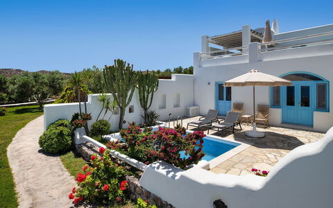 Guest House Zephyros: Casa, Ricorrere, Estate, Eco Hotel, Shade, Villa, Giardino, Vaso Di Fiori, Landscaping, Sedia