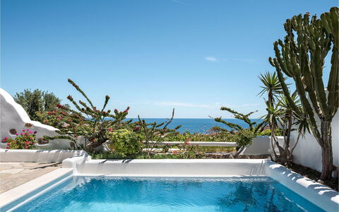 Guest House Zephyros: Blu, Ricorrere, Vaso Di Fiori, Mare, Eco Hotel, Piscina, Pianta Della Casa, Oceano, Costa, Tropici