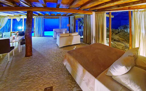 Sunkiss Villa: Blu, Ricorrere, Hotel, Eco Hotel, Sedia, Villa, Piscina, Boutique Hotel, Tenda