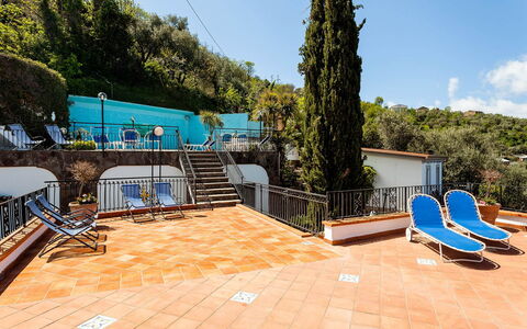 Villa Angel: Piscina, Ricorrere, Eco Hotel, Mobili Da Esterno, Hotel, Recinzione, Balcone, Resort Citta ', Pianta Della Casa, Villa