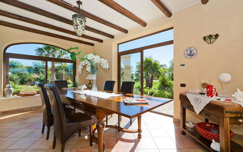 Villa Athena: Mobilia, Interior Design, Tavolo, Sala Da Pranzo, Sedia, Cucina & Sala Da Pranzo Tavolo, Pavimentazione, Legna, Soffitto, Camera
