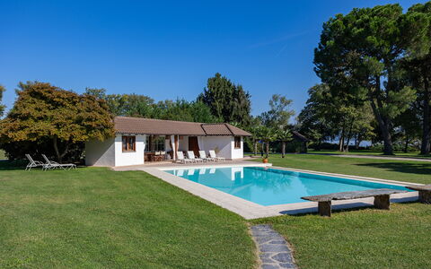 Villa Brin: Piscina, Casa, Casa, Zona Residenziale, Villetta, Agriturismo, Shade, Tetto, Estate, Ricorrere