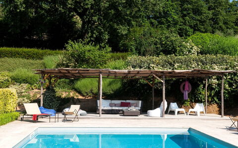Villa Collombroso: Piscina, Mobili Da Esterno, Tempo Libero, Mobilia, Ricorrere, Shade, Ombrello, Vacanza, Giardino, Ricreazione