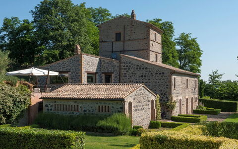 Villa Collombroso: Arbusto, Giardino, Estate, Villetta, Prato, Landscaping, Agriturismo, Cortile, Hedge, Villa