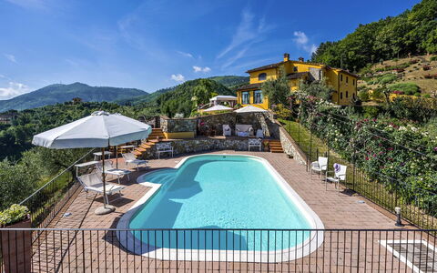 Villa delle Rose: Collina, Catena Montuosa, Hill Station, Valle, Piscina, Villaggio, Cresta, Resort Citta ', Eco Hotel, Paesino Di Montagna