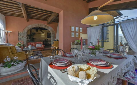 Villa delle Rose: Mobilia, Interior Design, Parete, Sedia, Tavolo, Sala Da Pranzo, Cucina & Sala Da Pranzo Tavolo, Pavimentazione, Camera, Illuminazione