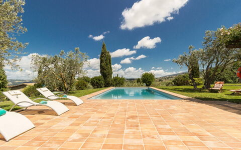 Villa Molinazzo 14: Piscina, Mobili Da Esterno, Giardino, Landscaping, Flagstone, Shade, Piastrella, Ricorrere, Eco Hotel, Giochi D'Acqua