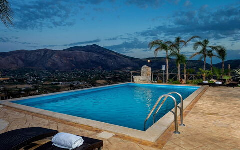 Villa Thalia: Piscina, Blu, Ricorrere, Mobili Da Esterno, Eco Hotel, Terme, Tempo Libero, Hotel, Ombrello, Lettino