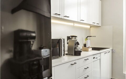 Campani Villa: Elettrodomestico Da Cucina, Apparecchio Major, Cucina, Elettrodomestico, Controsoffitto, Cabinetry, Frigorifero, Interior Design, Pavimentazione, Mobilia