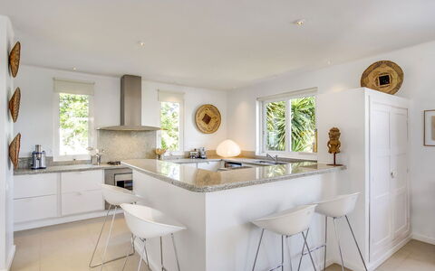 Can Las Palmas: Mobilia, Interior Design, Pavimentazione, Pavimento, Controsoffitto, Legna, Cucina, Sedia, Soffitto, Cabinetry