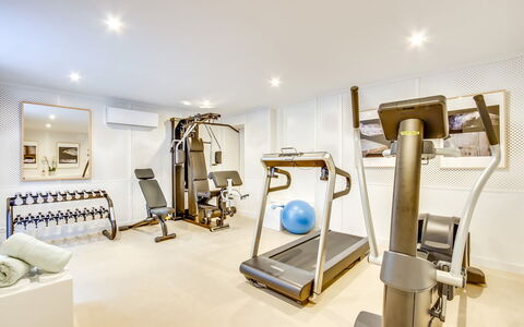 Can Las Palmas: Interior Design, Pavimentazione, Pavimento, Camera, Soffitto, Hotel, Design, Ricorrere, Macchina Per Allenamento, Lampada