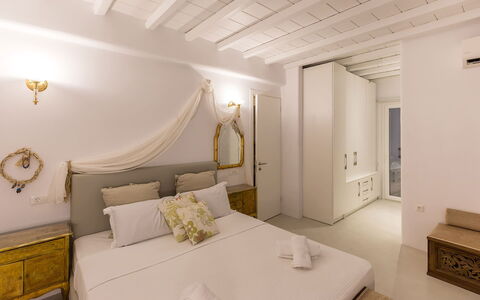 Carmen 1: Pavimentazione, Pavimento, Interior Design, Appartamento, Soffitto, Camera Da Letto, Letto, Ricorrere, Hotel, Telaio Del Letto