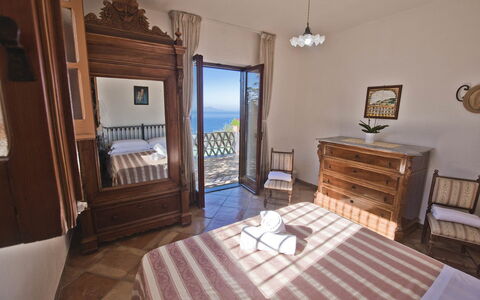 Casa 2 Ulivi: Mobilia, Mare, Pavimento, Oceano, Appartamento, Camera Da Letto, Costa, Sedia, Letto, Ricorrere