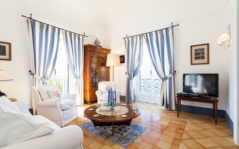 Casa Bellevue: Mobilia, Interior Design, Pavimentazione, Pavimento, Soggiorno, Sedia, Camera, Soffitto, Tavolo, Divano