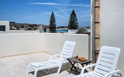 Casa Delfino: Interior Design, Pavimentazione, Pavimento, Mobilia, Appartamento, Sedia, Design, Balcone, Hotel, Soggiorno