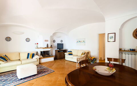 Casa Dorothea 3: Interior Design, Mobilia, Pavimentazione, Soffitto, Pavimento, Camera, Tavolo, Divano, Appartamento, Soggiorno