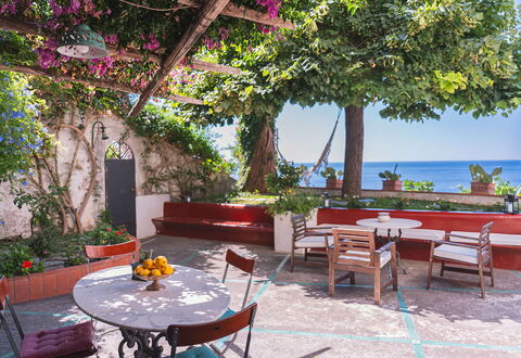 Casa Giardino: Mobilia, Tavolo, Mare, Vaso Di Fiori, Sedia, Mobili Da Esterno, Tavolo Esterno, Shade, Costa