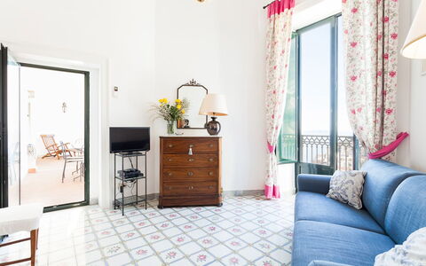 Casa Li Galli: Mobilia, Pavimentazione, Interior Design, Pavimento, Tavolo, Sedia, Camera, Soggiorno, Cucina & Sala Da Pranzo Tavolo, Tappeto