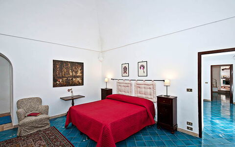 Positano View: Parete, Pavimentazione, Pavimento, Interior Design, Mobilia, Soffitto, Camera Da Letto, Camera, Illuminazione, Letto