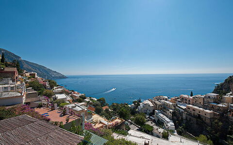Positano View: Blu, Corpo D'Acqua, Costa, Mare, Orizzonte, Costiera E Morfologie Oceanic, Estate, Zona Residenziale, Insediamento Umano, Oceano