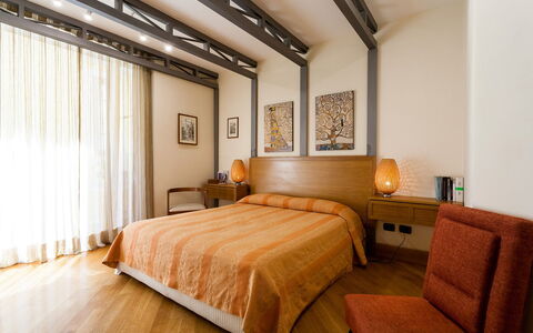 Casa Rossella: Letto, Mobilia, Interior Design, Bedding, Camera Da Letto, Lenzuolo, Pavimento, Pavimentazione, Camera, Legna