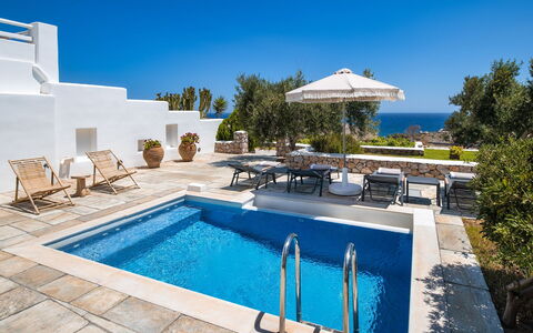 Guest House Levantes: Blu, Piscina, Ricorrere, Mobili Da Esterno, Sedia, Lettino, Estate, Flagstone, Villa, Design