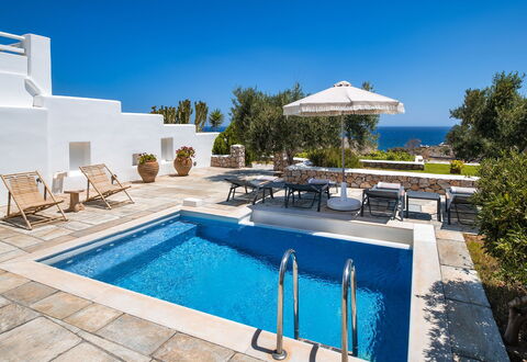 Guest House Levantes: Blu, Piscina, Ricorrere, Mobili Da Esterno, Sedia, Lettino, Estate, Flagstone, Villa, Design