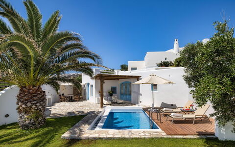 Guest House Livas: Piscina, Ricorrere, Mobili Da Esterno, Lettino, Shade, Eco Hotel, Sedia, Villa, Hotel