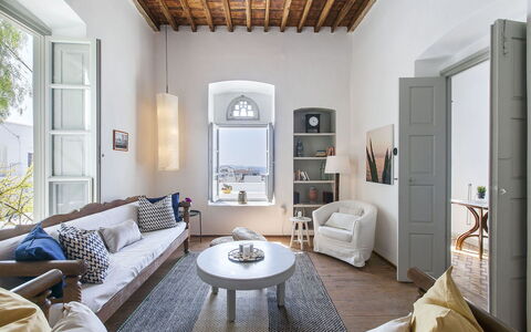 Halki Villa: Mobilia, Interior Design, Pavimentazione, Pavimento, Soffitto, Soggiorno, Casa, Tavolo, Sedia, Camera
