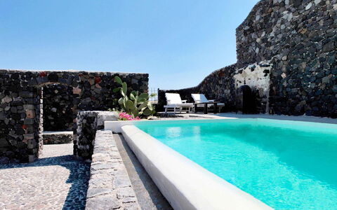 Mansion Kyani: Muro ​​Di Pietra, Piscina, Ricorrere