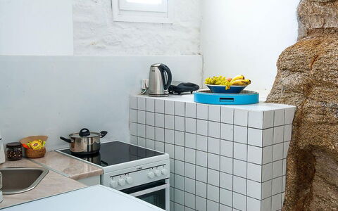 Rose Studio 1: Cucina, Piastrella, Elettrodomestico Da Cucina, Controsoffitto, Cucina Stufa, Elettrodomestico, Stufa A Gas, Stufa, Pianta Della Casa