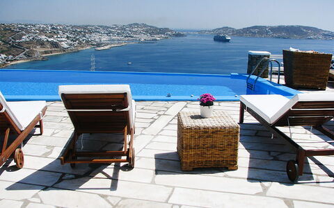 Rose Studio 3: Blu, Piscina, Mobili Da Esterno, Mobilia, Ricorrere, Lettino, Ombrello, Sedia, Tempo Libero, Shade
