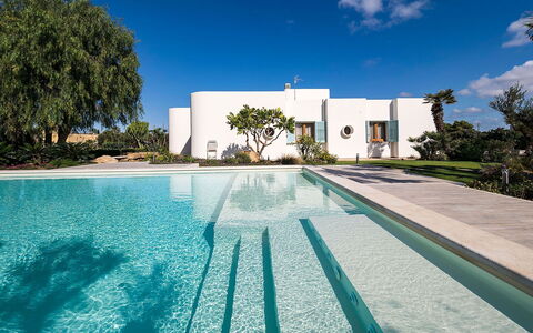 Salt Villa: Blu, Piscina, Ricorrere, Landscaping, Estate, Giardino, Eco Hotel, Shade, Villa